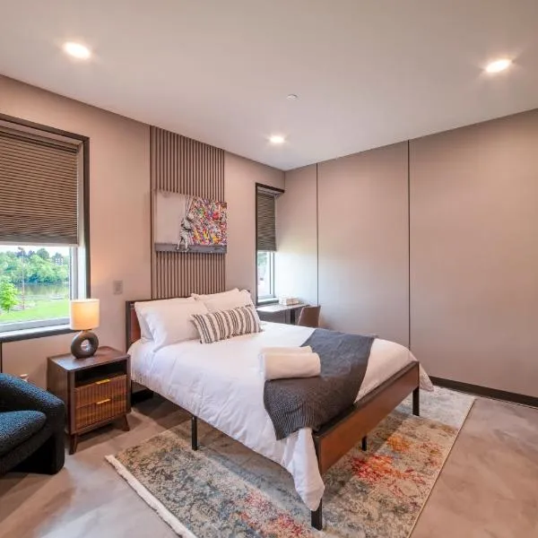 Stylish Carousel City loft Binghamton NY, hotel en Vestal