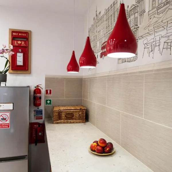 ApArt 2 Luxury 3BR Apartment Free Parking Sleeps 6, ξενοδοχείο στο Μπέντφορντ