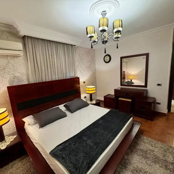 Modern Cozy 2BR in El Nozha by Kemetland, hotel en El Cairo