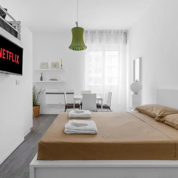 Cozy Home, Metro Gorla Sotto Casa M1, Duomo 15 Minuti – hotel w Mediolanie