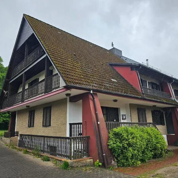 Monteuerunterkunft FineWood Pension, hotel in Groß Kummerfeld