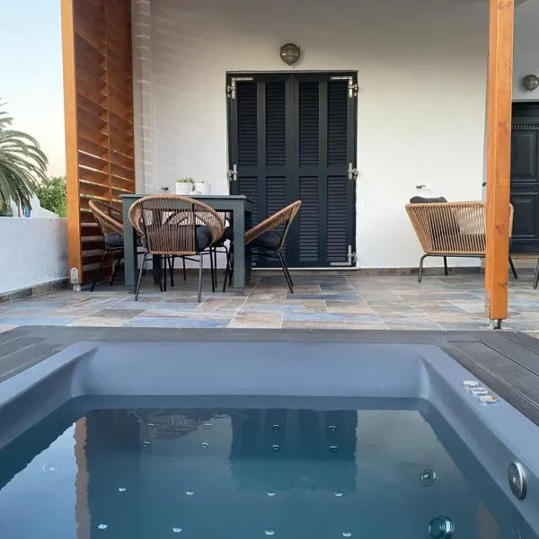 Blue Opal House in Livadi Beach Serifos, hotelli kohteessa Livadion