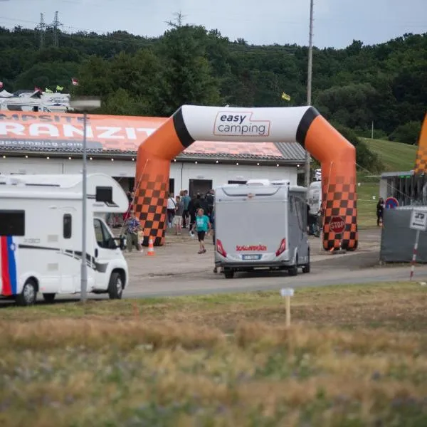 Easy Camping Brno, ξενοδοχείο σε Žebětín