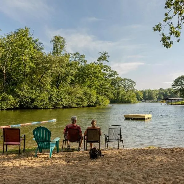 Hot Springs Lakeside Retreat Relax & Unwind, hotel i Hot Springs
