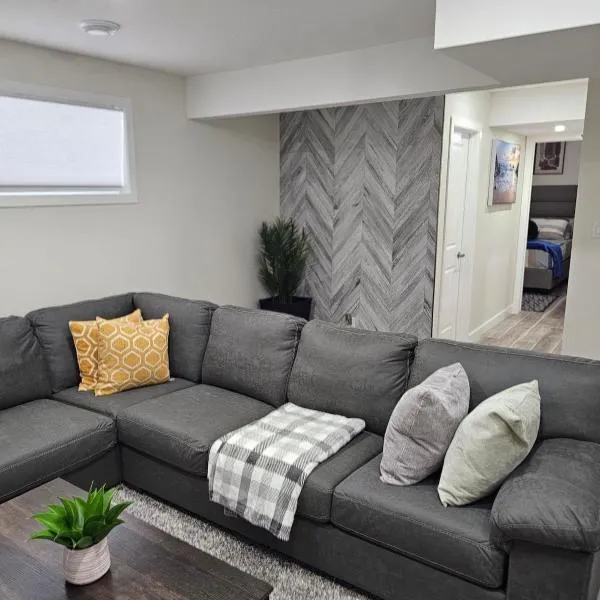 Stylish, Fully furnished Brand-New suite, hotel en Regina