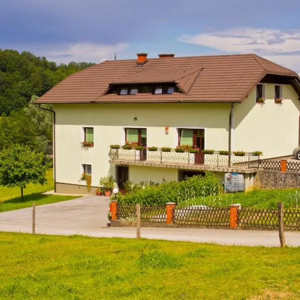 Tourist farm Mraz, hotel v destinaci Podčetrtek