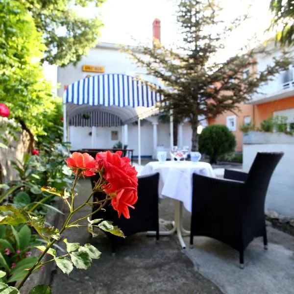 Rooms & Apartments Soline Nuove, khách sạn ở Biograd na Moru