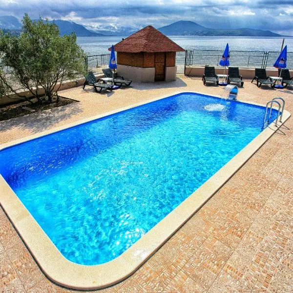 Apartments Maxi Katić, hotel in Herceg-Novi