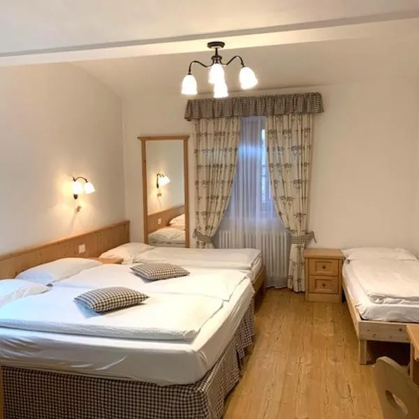 Bed & Breakfast SISSI, hotel in Commezzadura