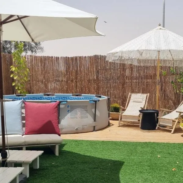 דזרט טיים דירה עם בריכה ברובע דרכי הבשמים, hotel v destinaci Micpe Ramon