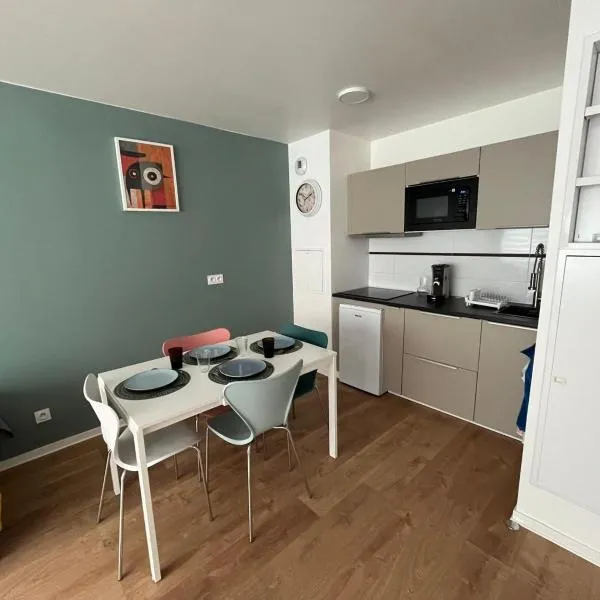 PERLE HDG Tout Confort, hotel in La Courneuve