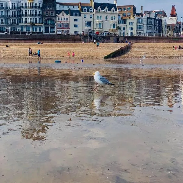 Sea Spray Victorian Apartment, hotel in St. Leonards