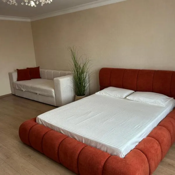 Стильна та затишна ,комфортна та простора квартира в центрі -район Любави ,в новому елітному будинку !Кондиціонер, hotel v destinaci Čerkasy