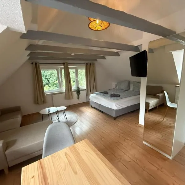 Krähennest am Schloßpark, hotel v destinaci Dornum