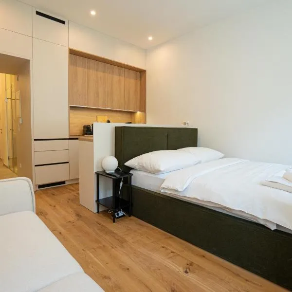 Elegant studio with king-size bed Self check-in, hotel u Beču