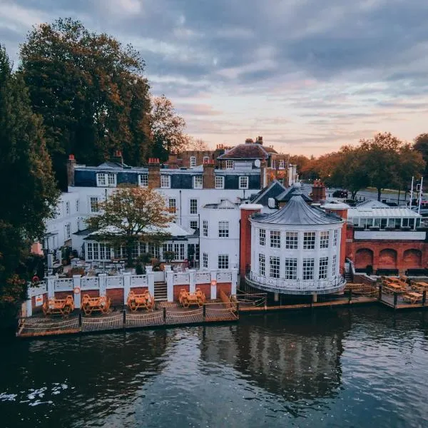 The Mitre, Hampton Court, hotel v destinaci Kingston upon Thames