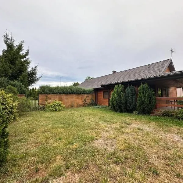 Noclegi na Szczęśliwej 1 w Okunince, hotel in Okuninka