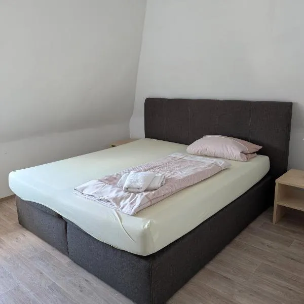 Ferienwohnung Beck, hotel v destinaci Ansbach
