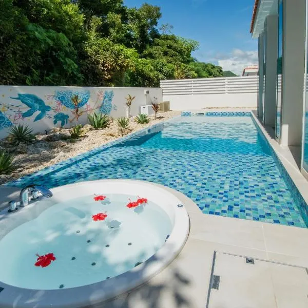 pool villa Sanrriott Okinawa Motobu, hotel in Motobu