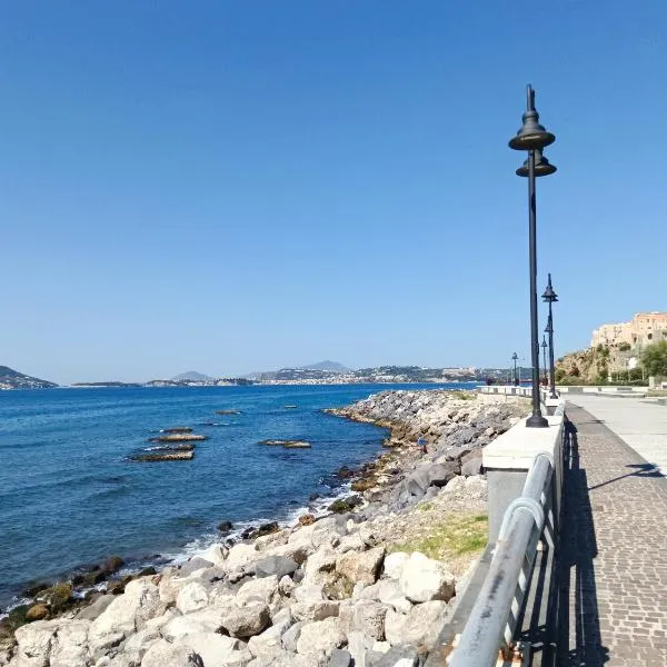 TIVA' Holiday House, hotel in Pozzuoli