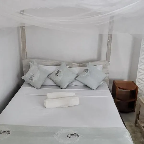 L & C Chinese Studio, hotel a Diani Beach