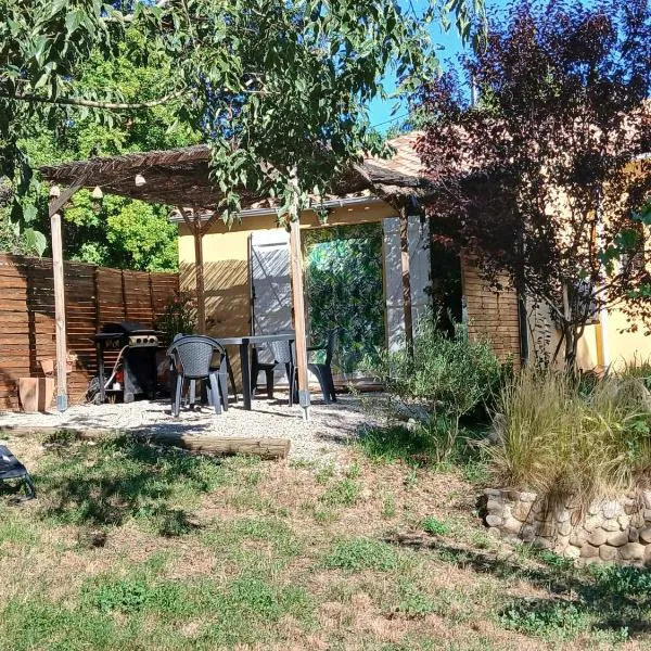 Gîte les Romarins: Montagnac şehrinde bir otel