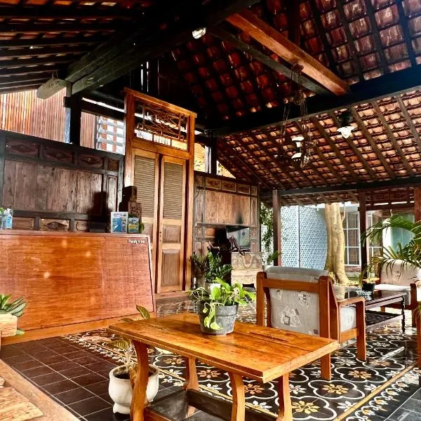 PaddyView Hostel by Zzz, hotel i Banyuwangi