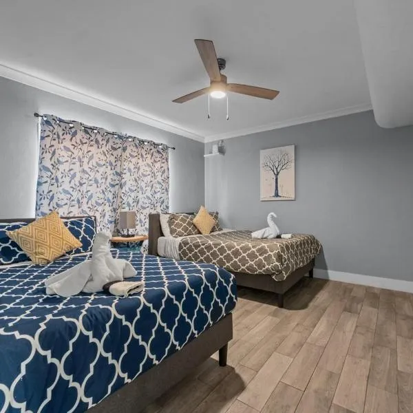 Stylish 2BR Saltwater Pool, hotel v destinaci Houston