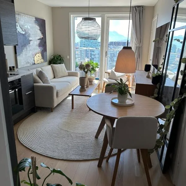 Downtown design apartment sea view Tromsø Aurora, hotell i Tromsö