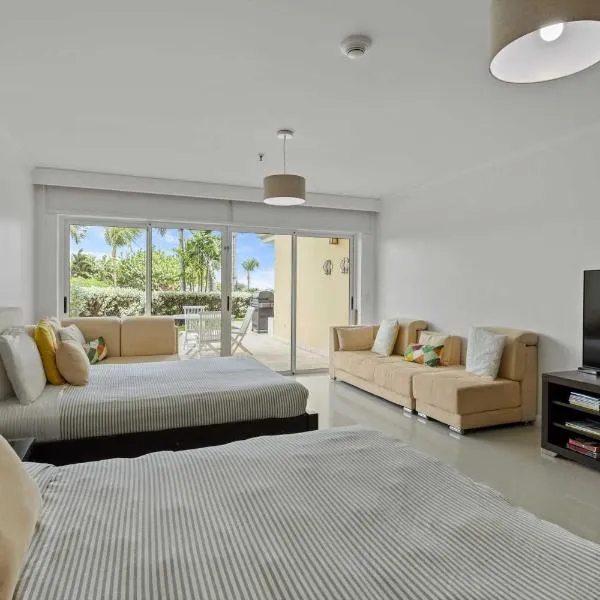 Beachfront - Beach Garden Studio - E124-1, hotel en Palm-Eagle Beach