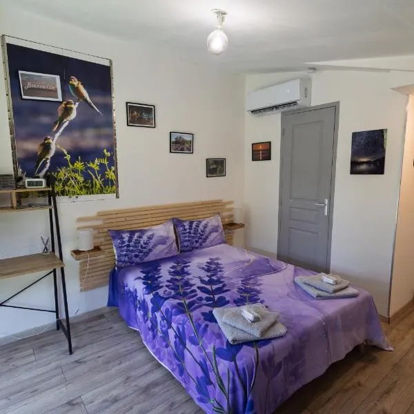 Studio dans le Luberon, hotel in Céreste