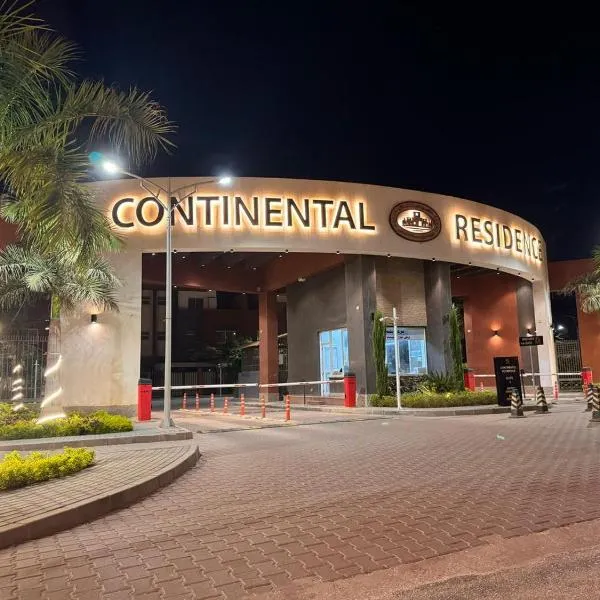 فيلا فاخرة جدا لك بالكامل فى كمبوند كونتنتال الشيخ زايد169م عبارة عن طابقين -3 غرف نوم - 2 حمام فاخر - مطبخ بكامل مستلزماتة - حديقة, hotel in Sheikh Zayed
