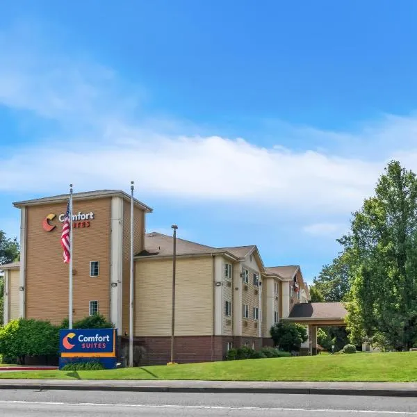 Comfort Suites Clackamas, hotel v destinaci Clackamas