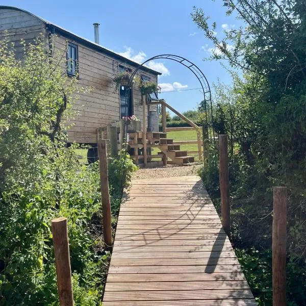 Wiltshire Weavers Hut, Hotel in Chippenham