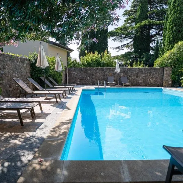 Borgoluna Luxury Holiday House, hotel di San Felice del Benaco