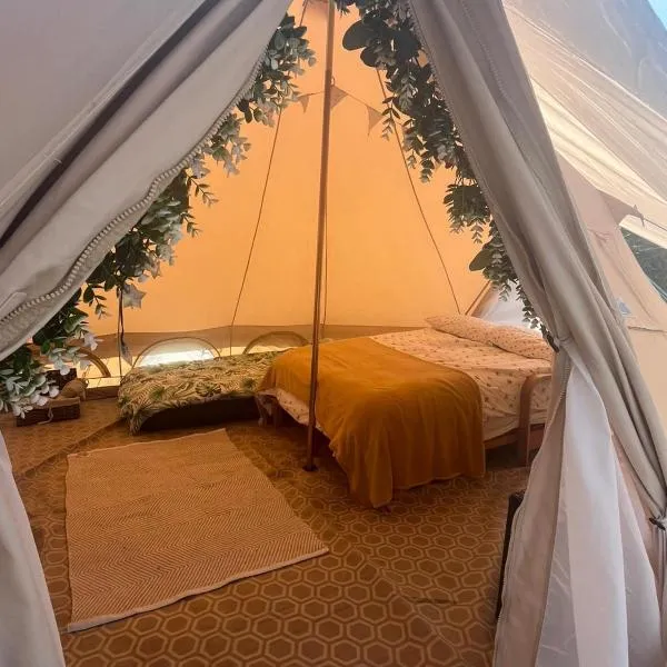 Wildside Camping & Glamping, ξενοδοχείο στο Άσφορντ