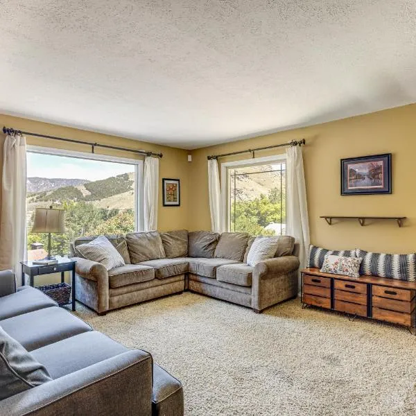 Mountain Views: Walkable Lava Hot Springs Home!, hotel in Lava Hot Springs