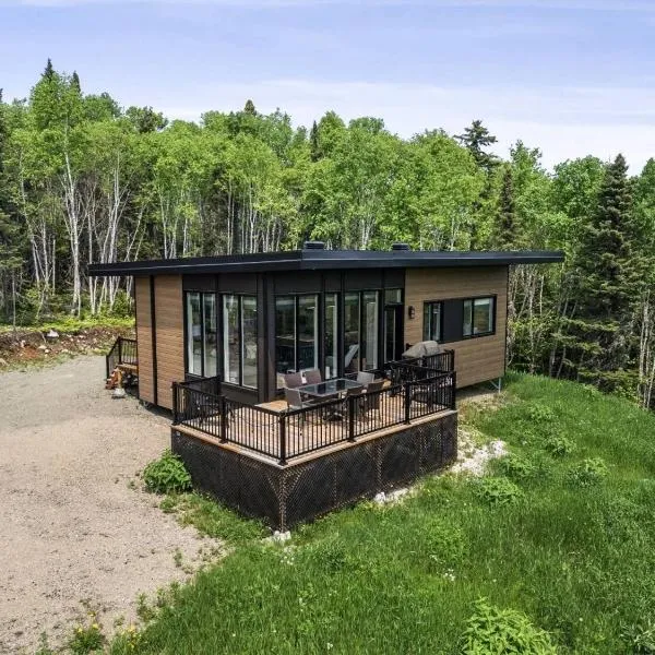 Chalet moderne dans les montagnes de Charlevoix, Hotel in Baie-Saint-Paul