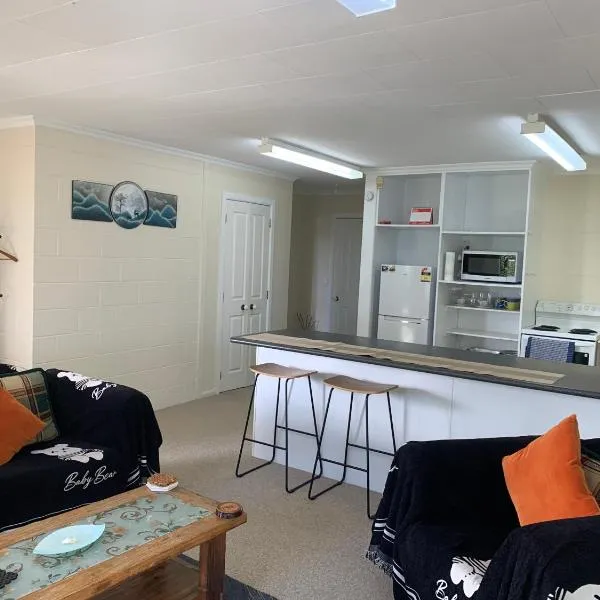 Seaview House Unit 2A, hotel in Whangarei