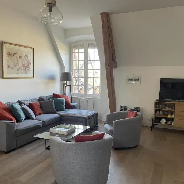 Spacieux gîte près d'un château avec parc, 4 chambres, 2 sdb, Wifi, et animaux acceptés. - FR-1-489-215, hotel v destinaci Trévol