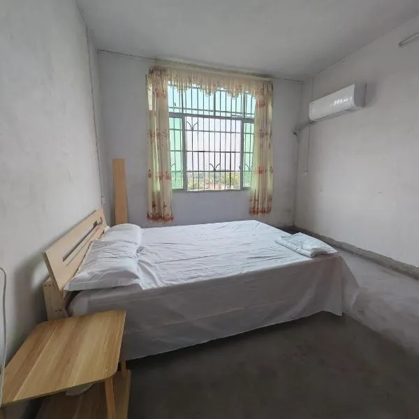 Viesnīca Close to Huangjin Airport, West High-speed Railway Station, and convenient homestay at Zheshan resettlement site 