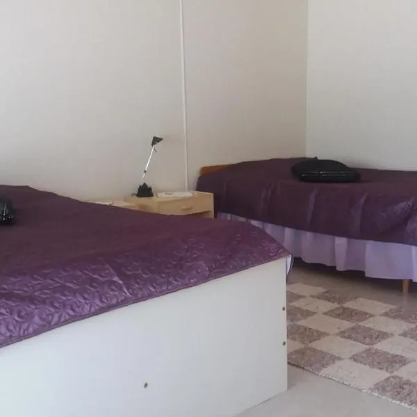 Kolmostien kotokortteeri, hotel a Pentinmaki