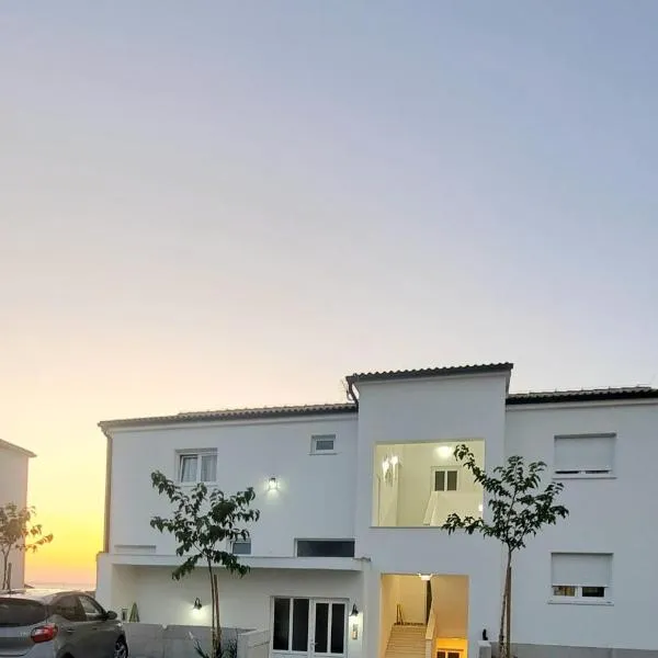 DaVita, hotel in Novalja