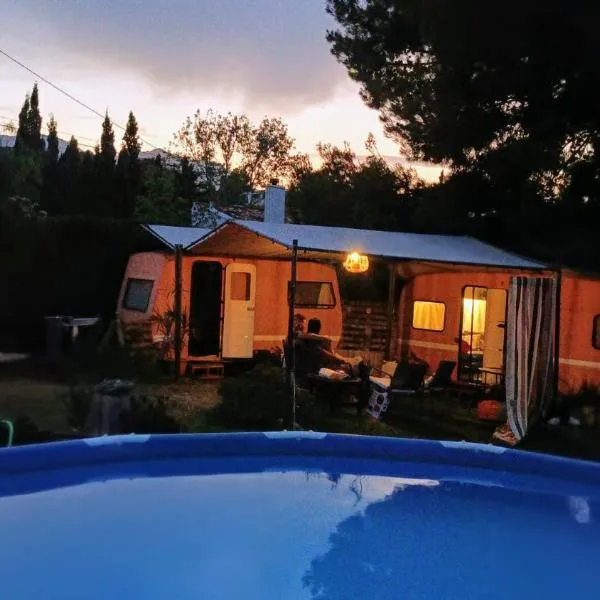 Caravana- Glamping Casa tortuga, khách sạn ở La Nucía