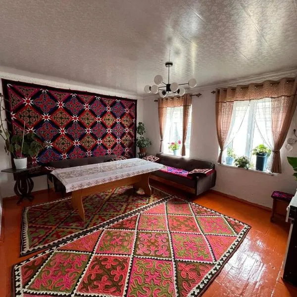 Askat Guest House, hotel in Kyzylemgek
