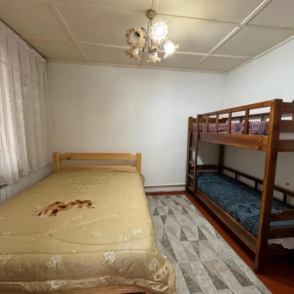 Дом на скале, hotel in Naryn