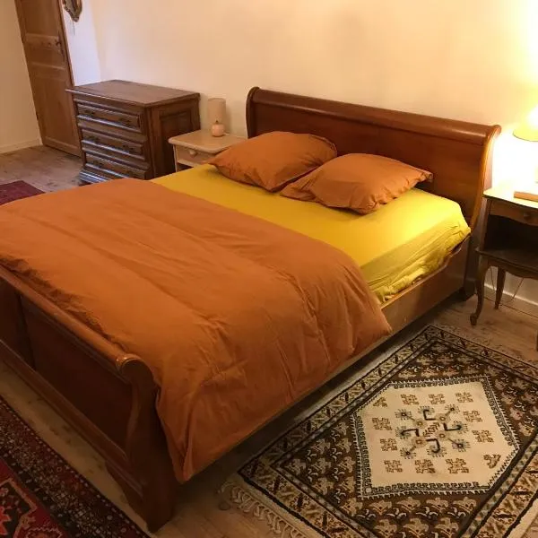 Ahimsa, hotel em Buisson