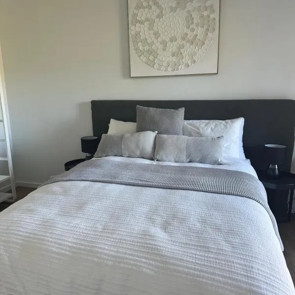 Valley Views Luxury Country Retreat, hotel in Clarendon