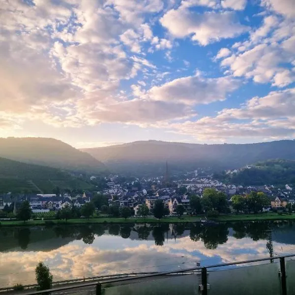 MV Römerlodge mit einmaligem Moselpanoramablick, hotel in Treis-Karden