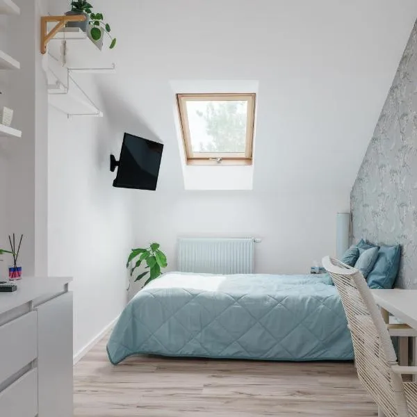 Cozy Attic, hotel in Marki